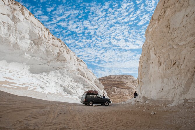 2-Day Black & White Desert, Crystal Mountain, option Pyramid tour - Who will get the most from this $120 experience?