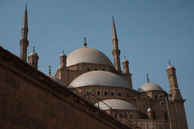 2 Days Private Guided Tour around Cairo and Giza - Day 1 begins with Giza’s giant pyramids
