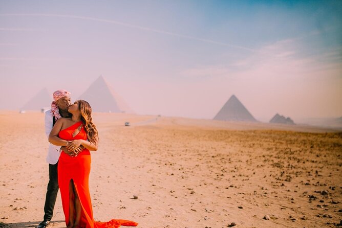 2 Hour Photoshoot at Pyramids of Giza with Instgram Style - Posing help for solo visitors, couples, and families