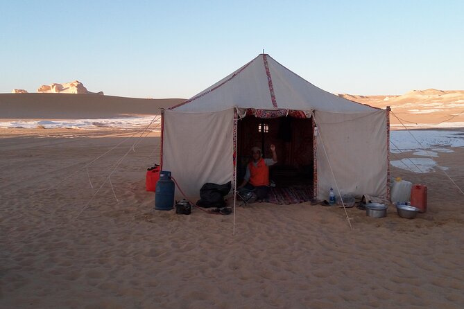 3 Days 2 Nights Black and White Desert Tours Experience - Who should book this safari