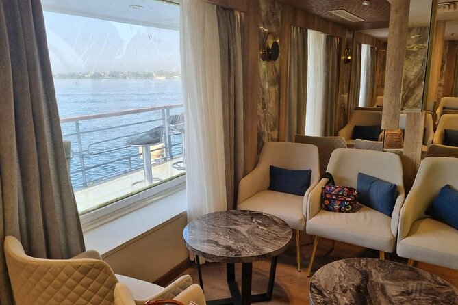 3 Days and 2 Nights Nile Cruise from Aswan to Luxor - Day Two: Edfu by Horse-Drawn Carriage