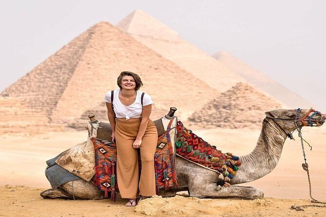 6 Hour Private Tour in Giza Pyramids, Citadel and Coptic Cairo - Giza Plateau: the Great Pyramid and Sphinx