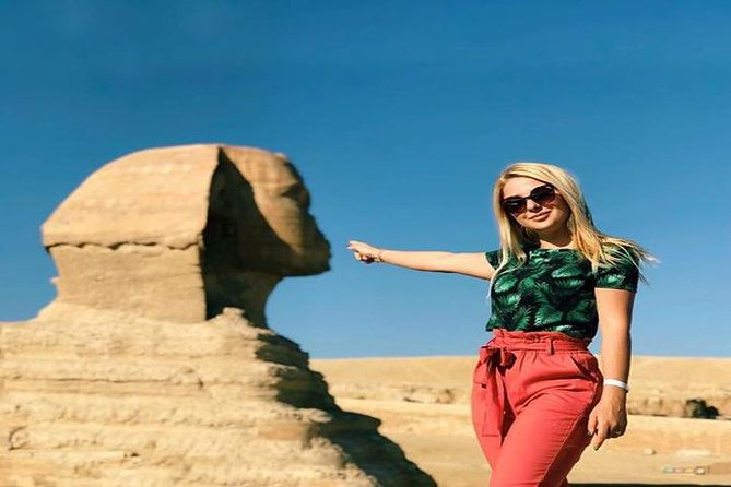 8 hours-Private Guided Day Tour to Memphis Saqqara and Giza with Lunch - Lunch at a local restaurant