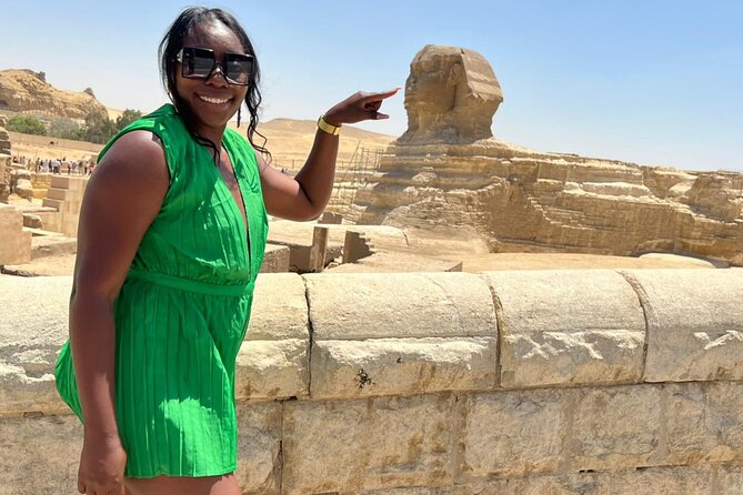 8-Hours Private Guided Tour in Giza , Egyptian Museum & Market with Lunch - At Giza, the pyramids do the talking