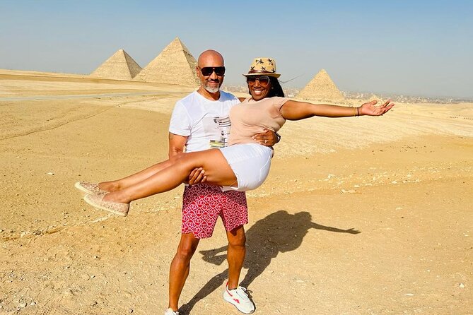 8-Hours private tour of Giza pyramids, Egyptian museum&Bazaar - The camel ride and desert setting