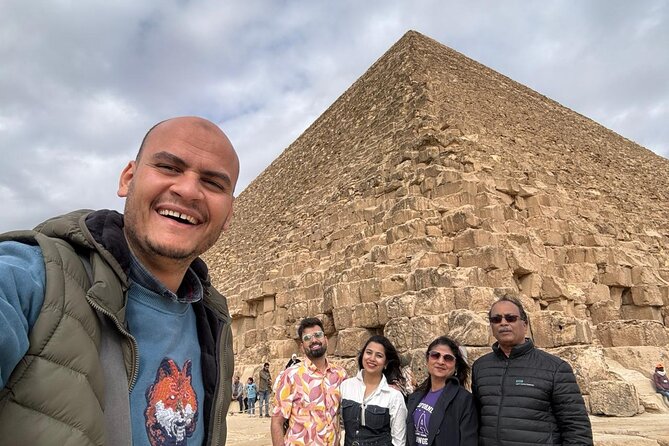 8-Hours private tour of Giza pyramids, Egyptian museum&Bazaar - Khan El-Khalili and the old market atmosphere