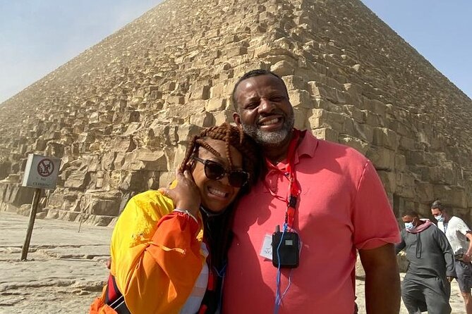 8-Hours private tour of Giza pyramids, Egyptian museum&Bazaar - Three pyramids and the Great Sphinx at Giza