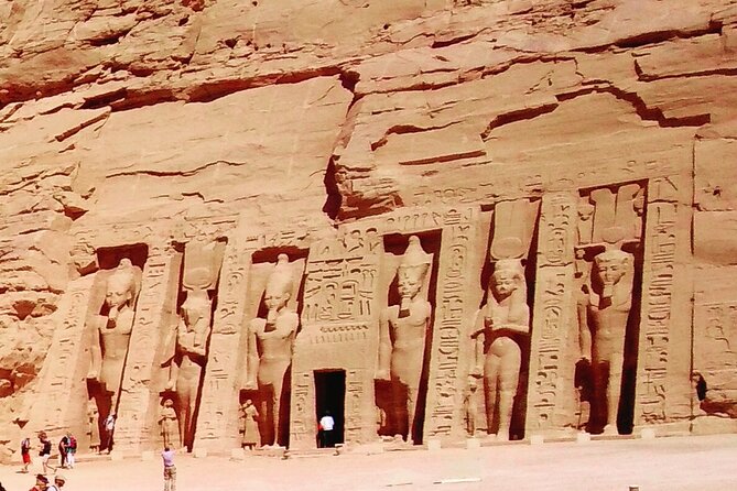 Abusimble Day Tour from Aswan - Arriving at the Abu Simbel temple complex