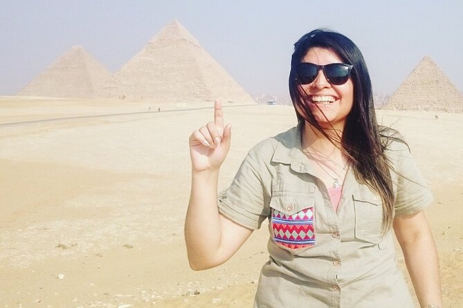 All Inclusive Day tour 8hrs Pyramids, Egyptian Museum and Khan Al-Khalili bazaar - Two guides who add a personal touch