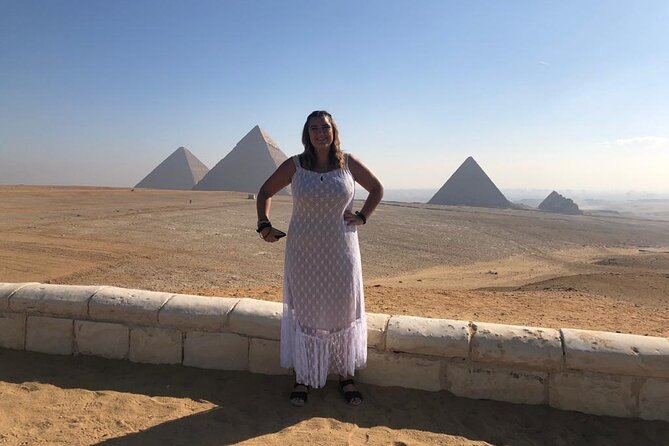 All Inclusive Full-Day Tour to Pyramids, Museum, mosque and Felucca - One day, two very different Cairos