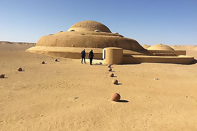 Allinclusive Private Tour Fayoum Oasis & Valley of Wales - Lake Qarun, Mudawara Mountain, and Tunis Village