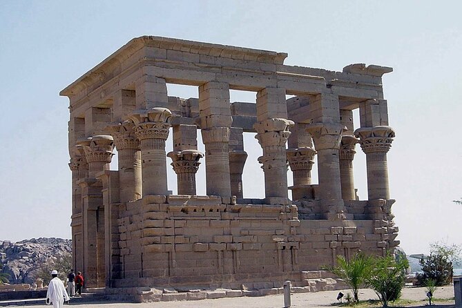 Amazing 4-Days Nile Cruise from Aswan To Luxor with sightseeing and Abu simbel - The guide can make the monuments easier to read