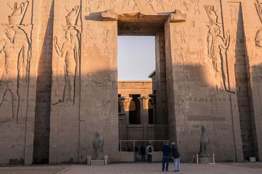 Aswan: 3 Days Nile River Cruise & Hot Air Balloon Ride - Day one: Leaving Aswan for Kom Ombo