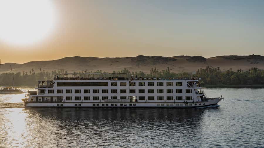 Aswan: 4-Day Egypt Private Tour with Nile Cruise, Balloon - Day 1: Aswan’s dam, obelisk, and island temple
