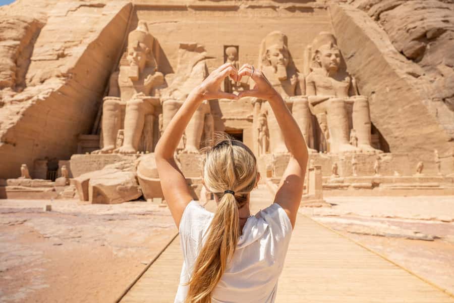 Aswan: Abu Simbel Group Tour with Guide and Entrance Fees - The early pickup and desert drive