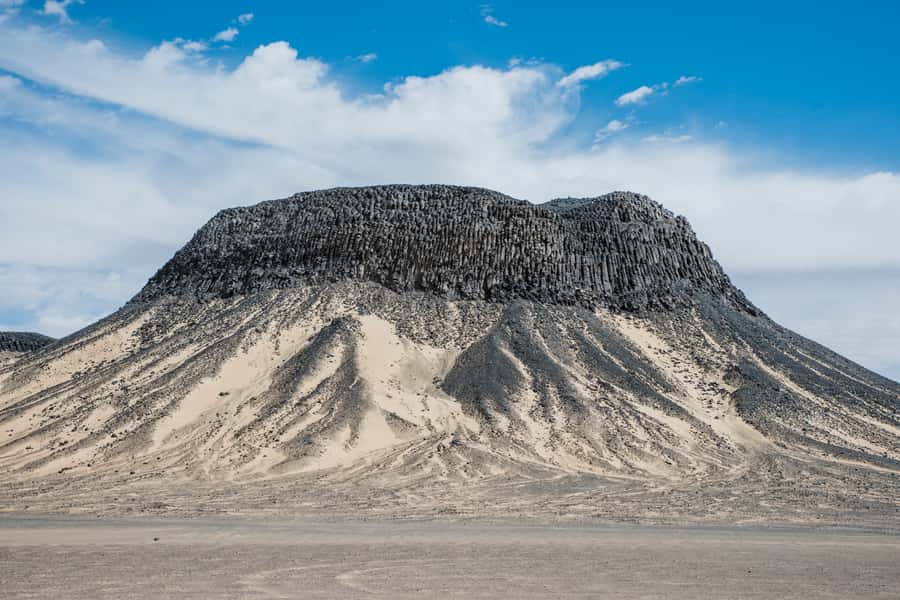 Cairo: 2-Day Bahariya Oasis Camp and Desert Tour - Entering White Desert National Park