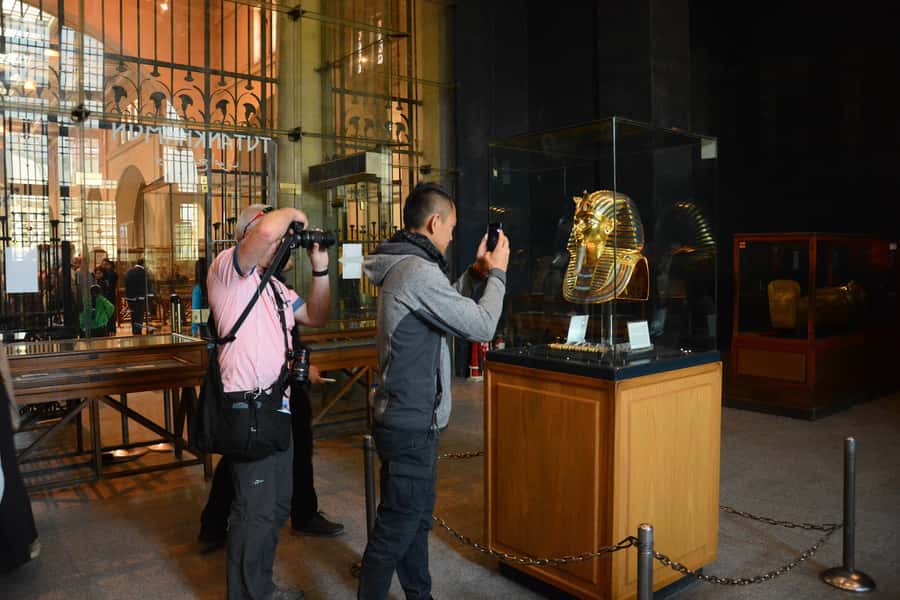 Cairo: 2-Day Pyramid, Museum, Bazaar Private Tour - Practical advice for making the two days work