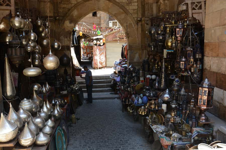Cairo: 2-Day Pyramid, Museum, Bazaar Private Tour - Lunch and the streets of Old Cairo