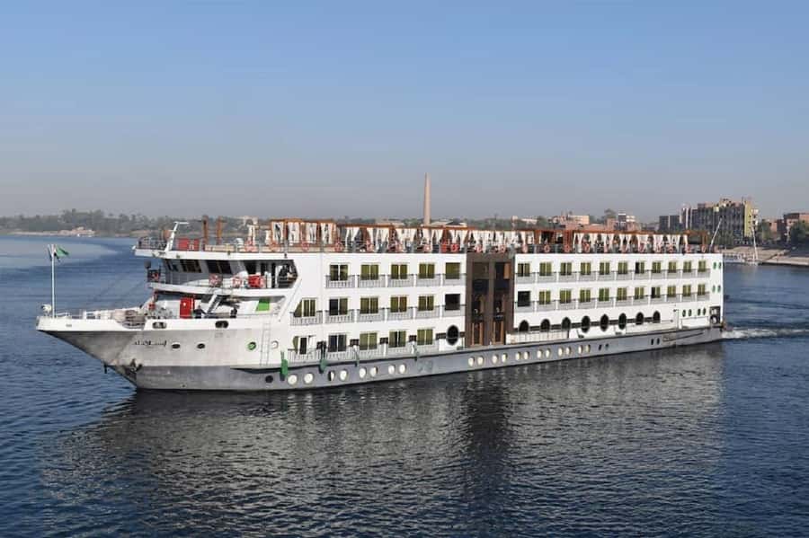 Cairo: 6-Day Egypt Tour with Flights and Nile Cruise - Day 5: Edfu and the unusual temple at Kom Ombo