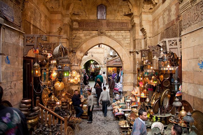 Cairo & Alexandria Tour - 05 days 04 nights - Four hours among the Great Pyramids and Sphinx