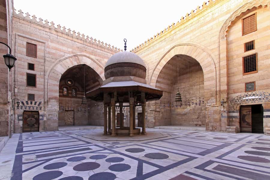Cairo: All-Inclusive Coptic & Islamic Cairo Tour with Lunch - Crossing into Coptic Cairo