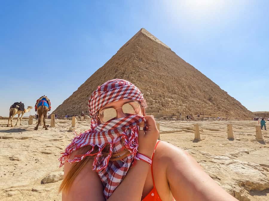 Cairo: All-Inclusive Giza Pyramids & Egyptian Museum Tour - Standing before the Great Sphinx