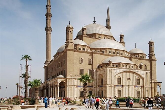 Cairo Day Tour visit Egyptian Museum, Citadel and Khan Khalil Bazaar - One hour in Khan El Khalili