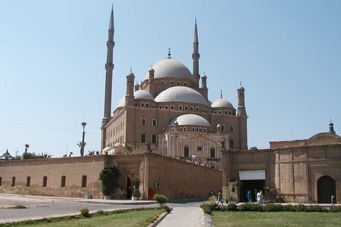 Cairo Day Tour visit Egyptian Museum, Citadel and Khan Khalil Bazaar - What the private vehicle adds in Cairo traffic