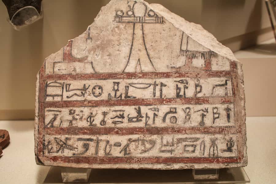 Cairo: Egyptian Museum 4-Hour Private Tour with Transfer - Crowds, renovation, and the limits of an old museum