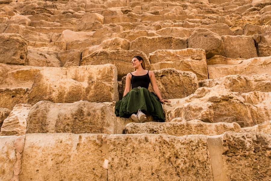 Cairo: Egyptian Museum, Pyramids & Bazaar Tour - What is included, and what costs extra