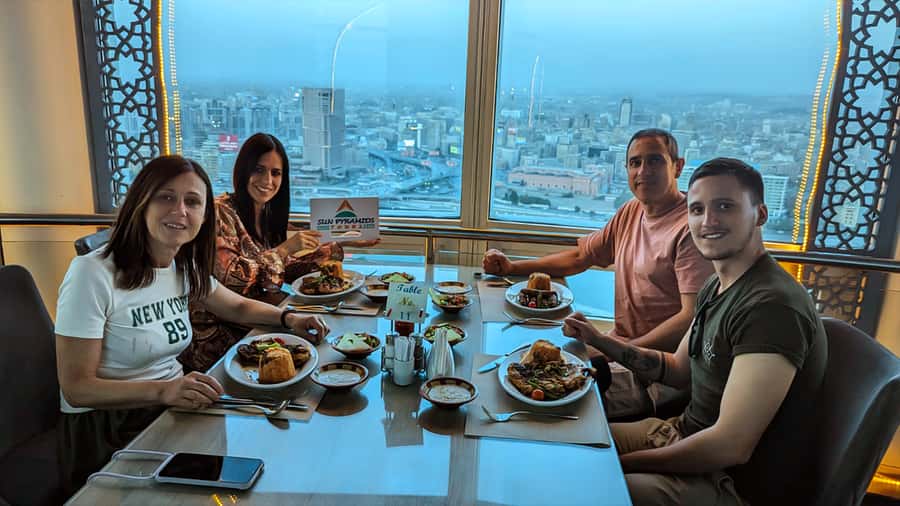 Cairo: El-Moez Street, Cairo Tower, and El-Fishawy Café - What the $100 price really covers