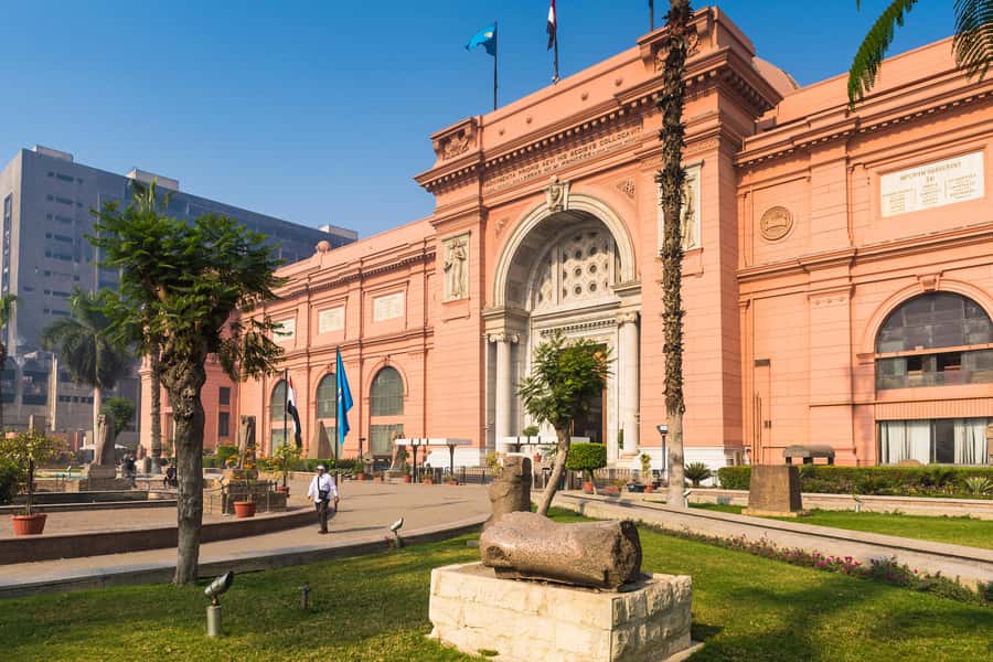 Cairo: Female-Guided Pyramids, Sphinx & Museum City Tour - The Valley Temple and Great Sphinx