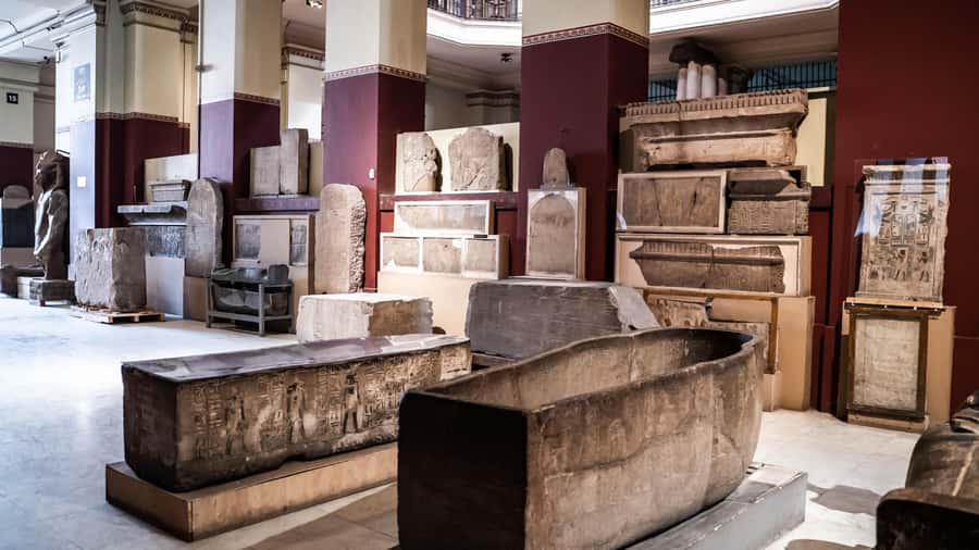 Cairo: Giza Great Pyramids Tour with Sightseeing Options - Guides, vehicles, and the practical side