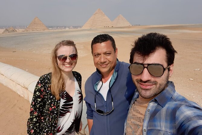 Cairo: Giza Pyramid, Sakkara & Dahshur Full Day Private Tour - Giza Pyramids: your grand opening act