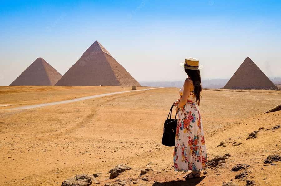 Cairo: Giza Pyramids, Memphis, Saqqara Private Tour & Lunch - Giza, the Great Pyramid, and the Sphinx