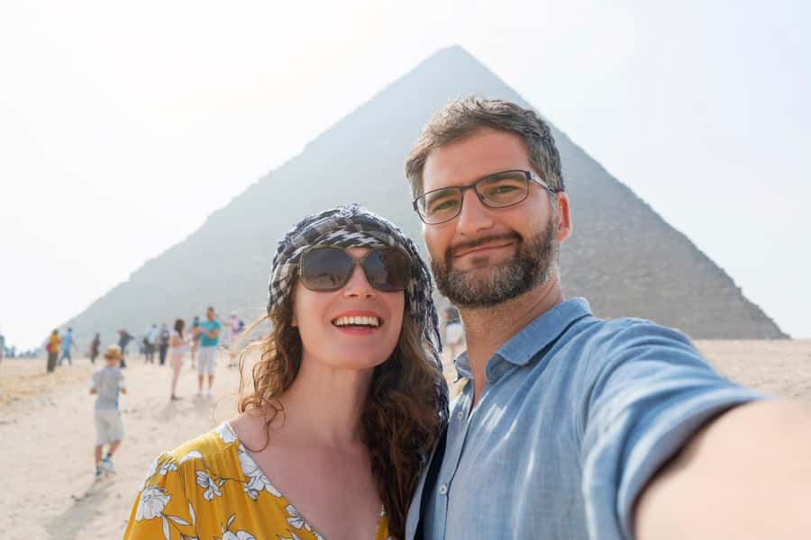 Cairo: Giza Pyramids, Sakkara & Dahshur All-Inclusive Tour - Giza delivers the icons