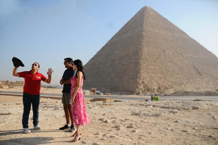Cairo: Giza pyramids, Sphinx, and Great Pyramid Tour - Guide quality matters more than usual