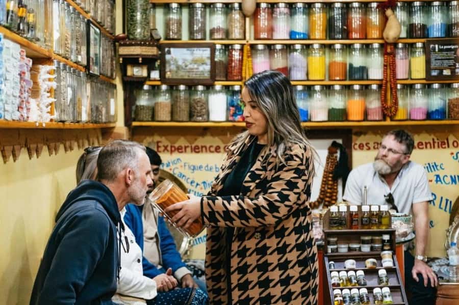Cairo: Half Day Shopping tour - The Gold and Gift Shop and your cartouche