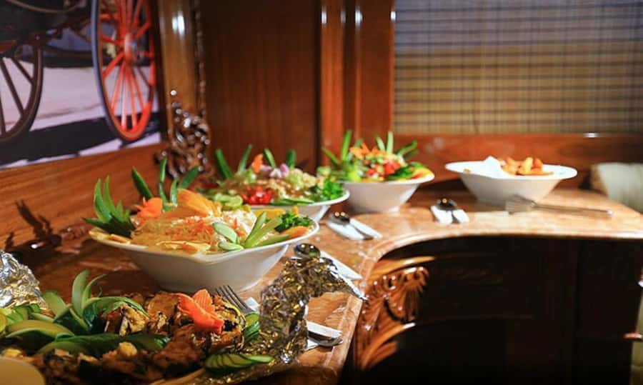 Cairo: Luxury Snorkeling Cruise & lunch with optional pickup - Two swims with guide support