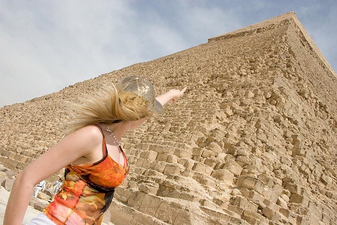 Cairo Over day Pyramids Sphinx and Museum With Lunch - Hurghada - A one-hour Nile stop with a question mark