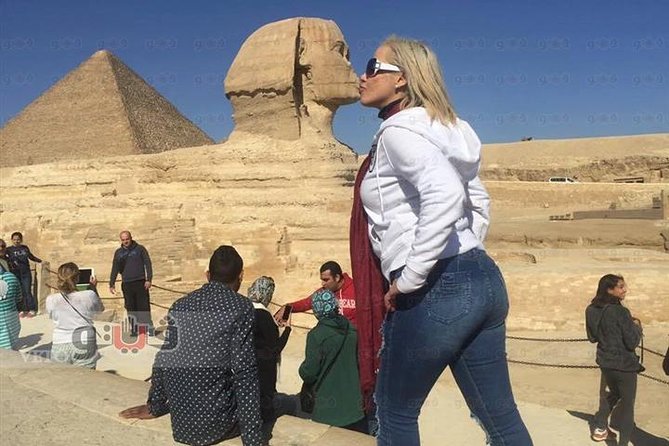 Cairo Over day Pyramids Sphinx and Museum With Lunch - Hurghada - Lunch and the papyrus shop