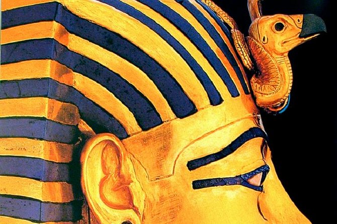 Cairo private day trip with private tour guide & car with driver - Three hours among Egypt’s greatest antiquities