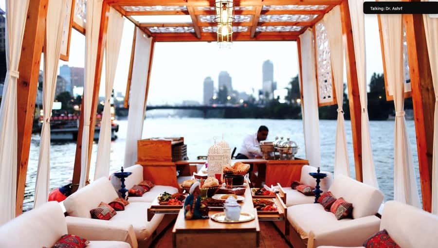 Cairo: Private Felucca Ride with Dinner and Drinks - Boarding a roomy private felucca
