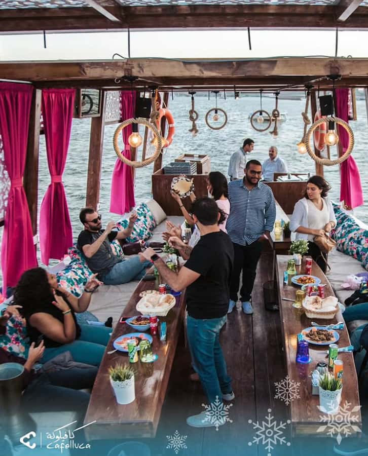 Cairo: Private Felucca Ride with Dinner and Drinks - Dinner with karaoke, Arabic music, and dancing