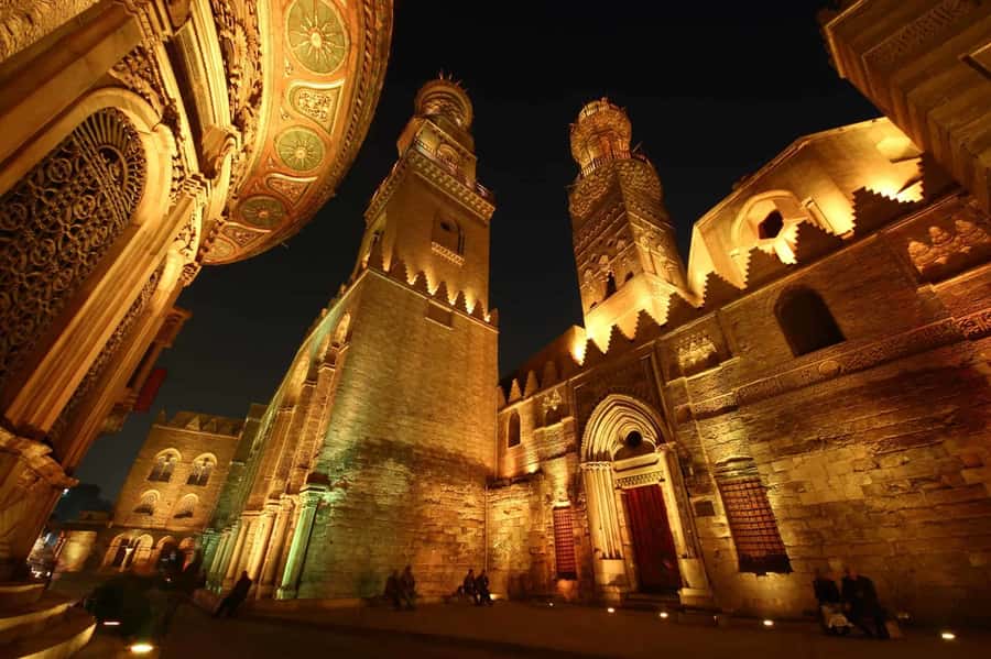 Cairo: Pyramids of Giza Sound & Light Show with City Tour - Cairo Tower, Moez Street, and the Nile