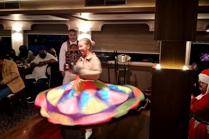 Cairo's Nile Cruise entertainment belly dancer&Tanora show&Dinner - Music sets the evening’s mood