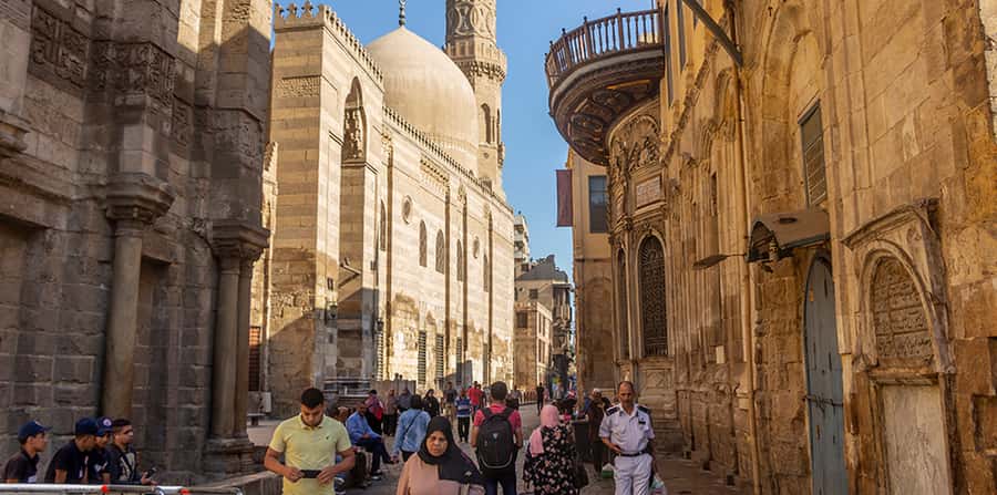Cairo: Salah El Din Citadel and Old Cairo Bazar Guided Tour - What the guide adds to the day