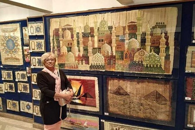 Cairo Shopping tour Private Papyrus Essential oils Bazar Cotton - Papyrus made by hand, plus the first essential-oil presentation