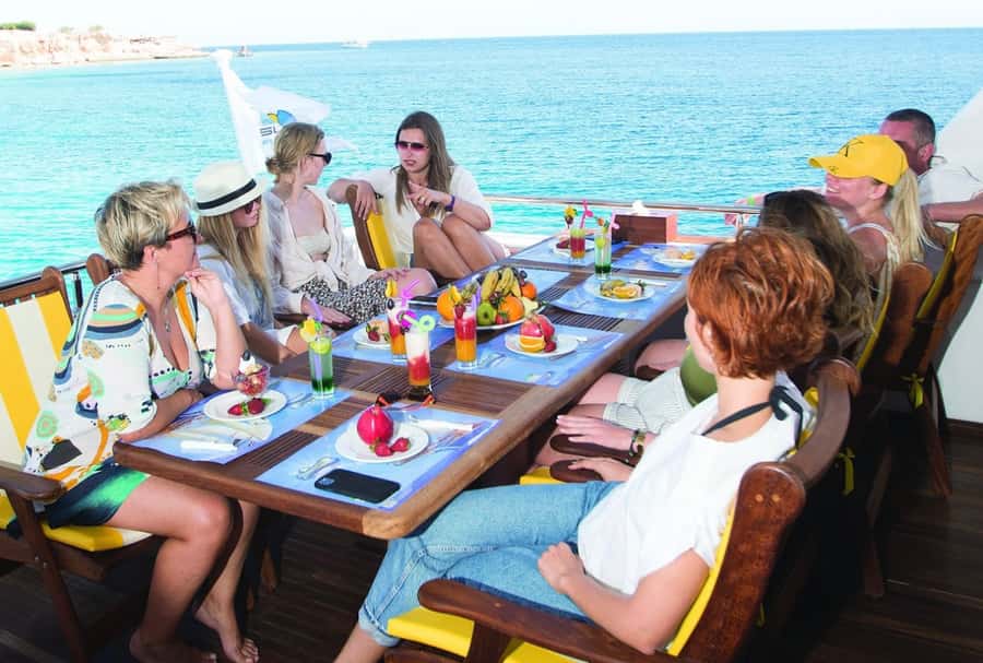 Cairo to Red Sea: VIP Yacht Cruise, Snorkeling & Lunch - From Cairo roads to the Red Sea