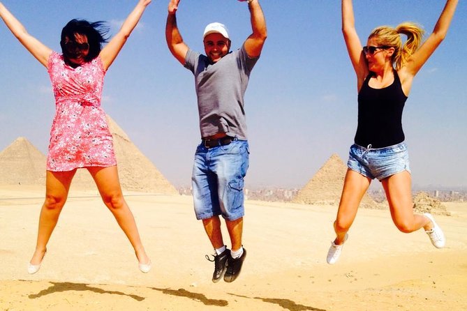 Day-Tour To Giza Pyramids, Great Sphinx, Egyptian Museum & Khan El Khalili - Two hours at the Pyramids of Giza